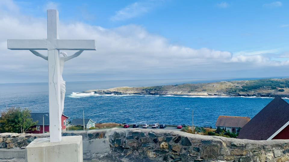 Flatrock Grotto lookign out over ocean